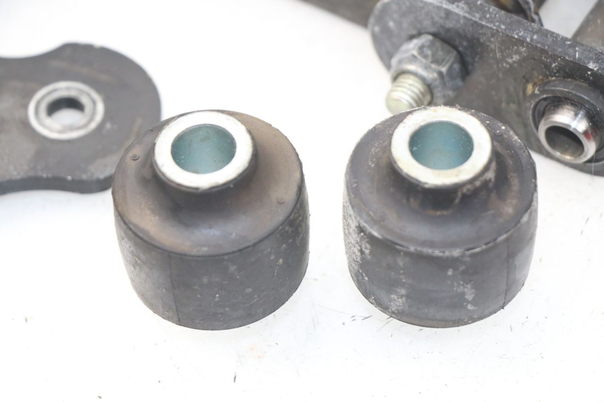 photo de ENGINE MOUNT PEUGEOT METROPOLIS 400 (2017 - 2020)