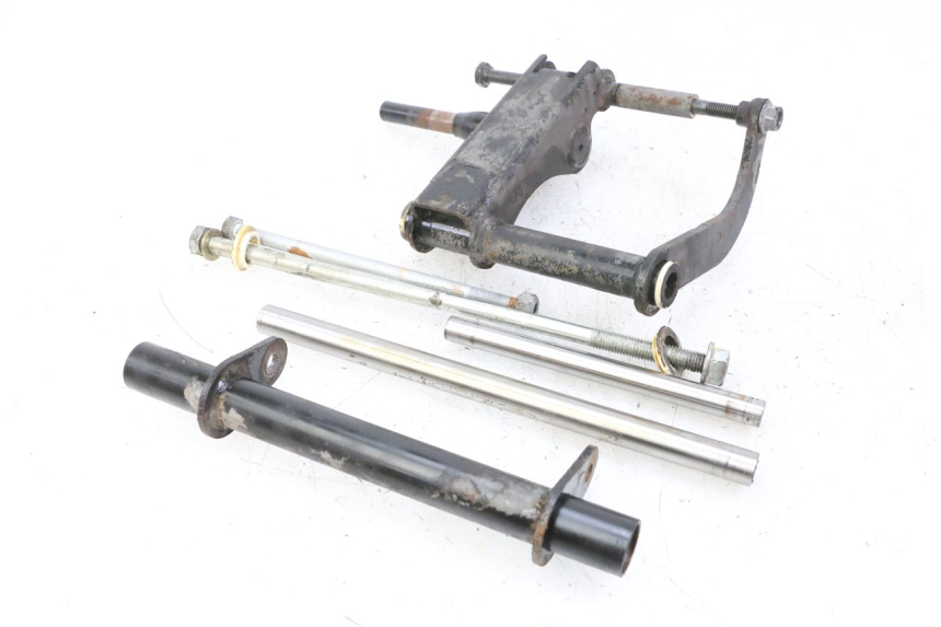 photo de ENGINE MOUNT PIAGGIO VESPA GRANTURISMO 200 (2004 - 2005)