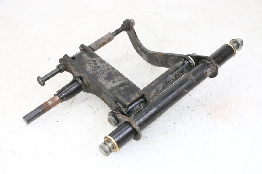 photo de ENGINE MOUNT PIAGGIO VESPA GRANTURISMO 200 (2004 - 2005)