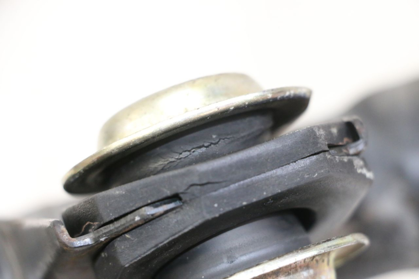 photo de ENGINE MOUNT PIAGGIO VESPA LX 150 (2005 - 2013)