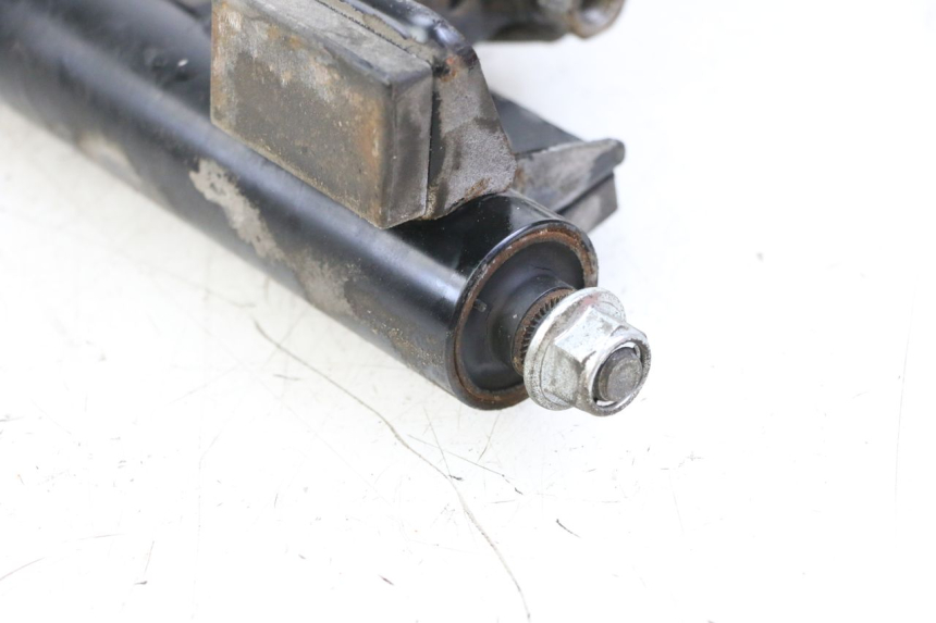 photo de ENGINE MOUNT SUZUKI BURGMAN 125 (2015 - 2017)