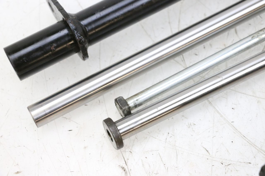 photo de ENGINE MOUNT PIAGGIO VESPA GTS SUPER IE 125 (2009 - 2016) - Additional view of the item