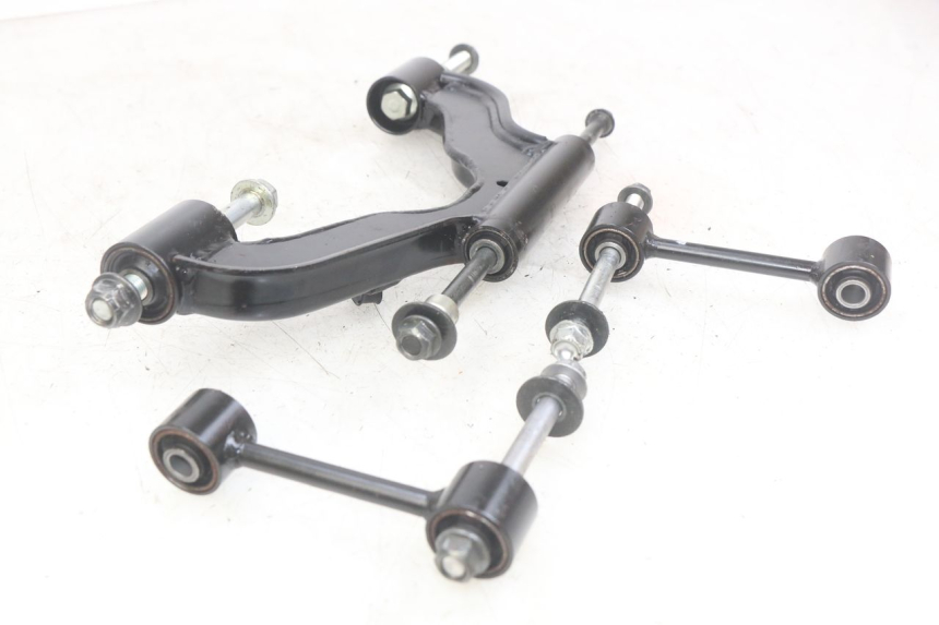 photo de ENGINE MOUNT YAMAHA X-MAX XMAX 125 (2010 - 2014)