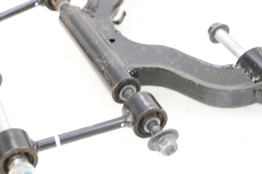 photo de ENGINE MOUNT YAMAHA X-MAX XMAX 125 (2010 - 2013) - Zoom on usage condition