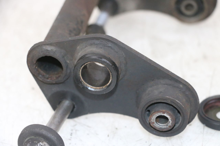 photo de ENGINE MOUNT YAMAHA FZS FAZER 600 (2001 - 2003)