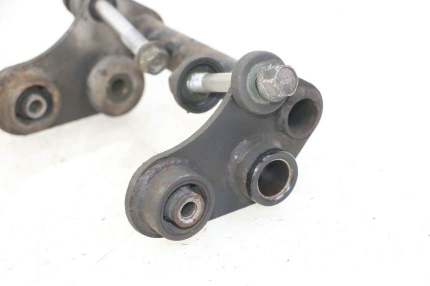 photo de ENGINE MOUNT YAMAHA FZS FAZER 600 (2001 - 2003)