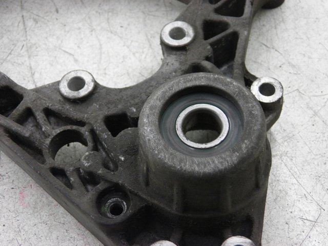 photo de EXHAUST MOUNT PIAGGIO MP3 LT 300 (2010 - 2016)