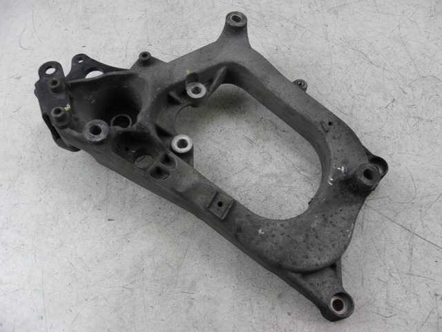 photo de EXHAUST MOUNT PIAGGIO MP3 LT 300 (2010 - 2016)