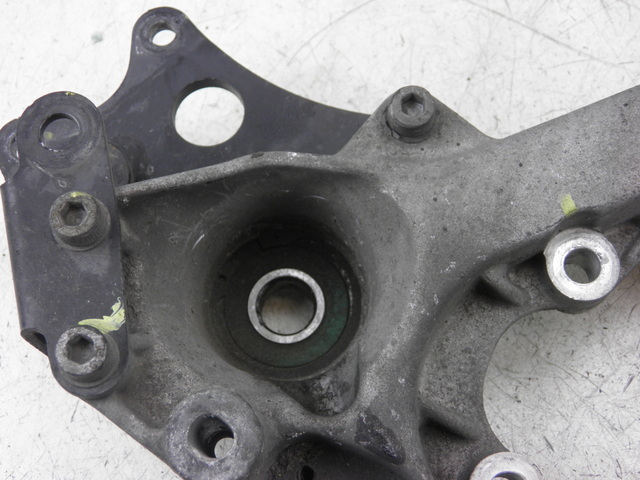 photo de EXHAUST MOUNT PIAGGIO MP3 LT 300 (2010 - 2016)