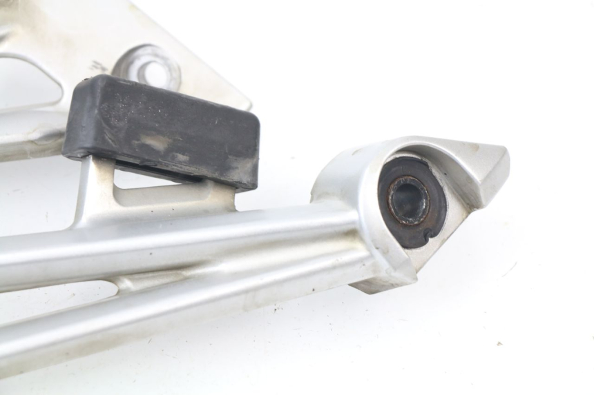 photo de EXHAUST MOUNT YAMAHA FJR ABS 1300 (2006 - 2012) - Product overview