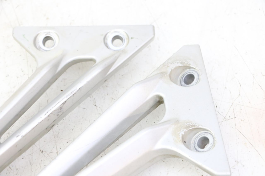 photo de EXHAUST MOUNT YAMAHA FJR ABS 1300 (2006 - 2012)