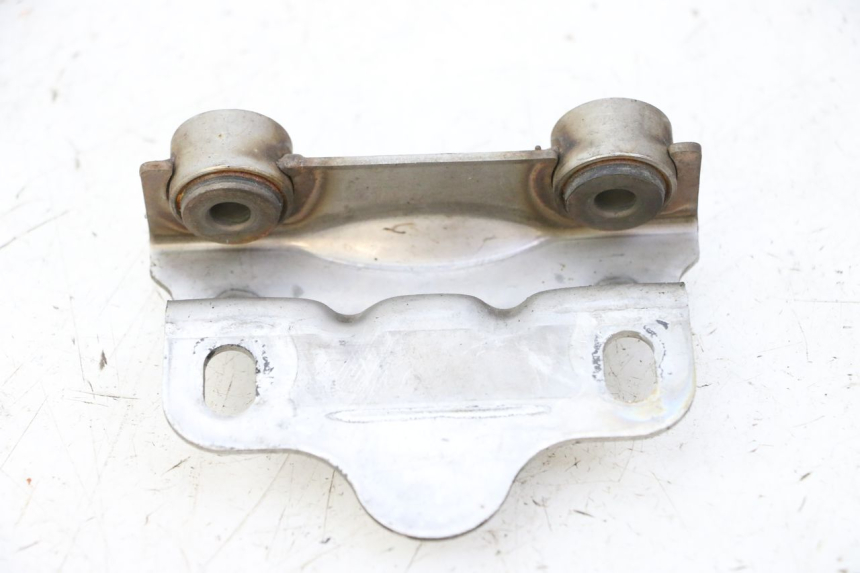 photo de EXHAUST MOUNT YAMAHA FZ6 FAZER S2 600 (2007 - 2011)
