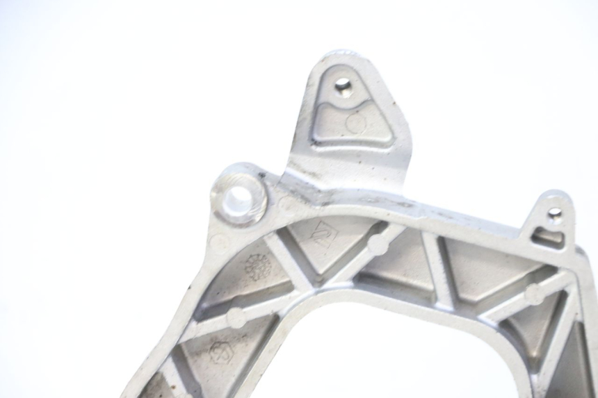 photo de EXHAUST MOUNT PIAGGIO MP3 HPE 310 (2024 - 2025)