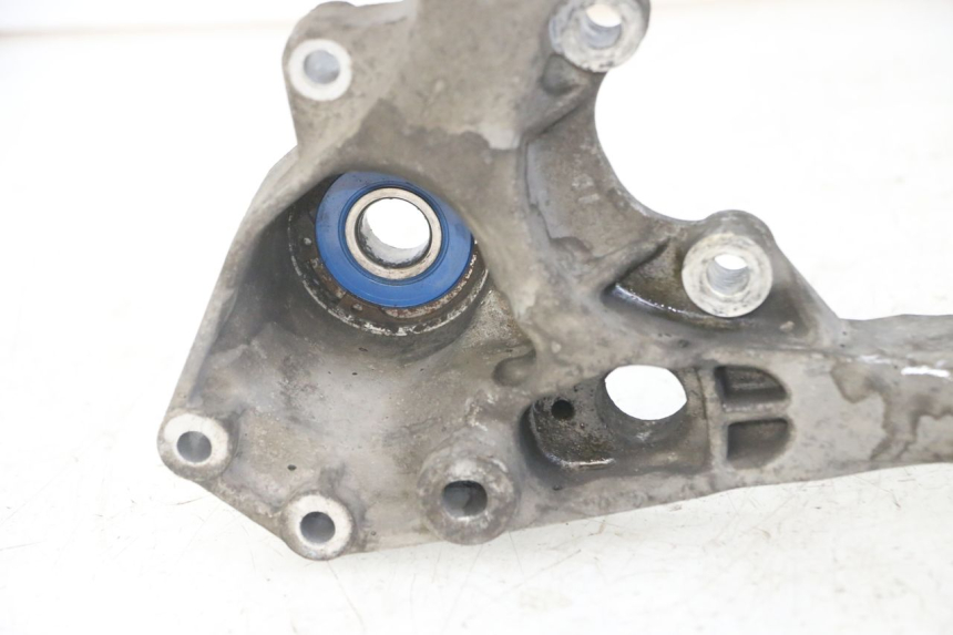 photo de EXHAUST MOUNT PIAGGIO MP3 LT 300 (2010 - 2016)