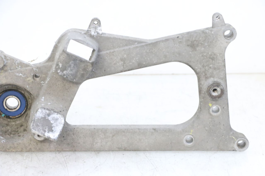 photo de EXHAUST MOUNT PIAGGIO MP3 500 (2016 - 2018) - Alternative perspective