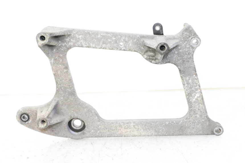 photo de EXHAUST MOUNT PEUGEOT SATELIS 125 (2013 - 2018)