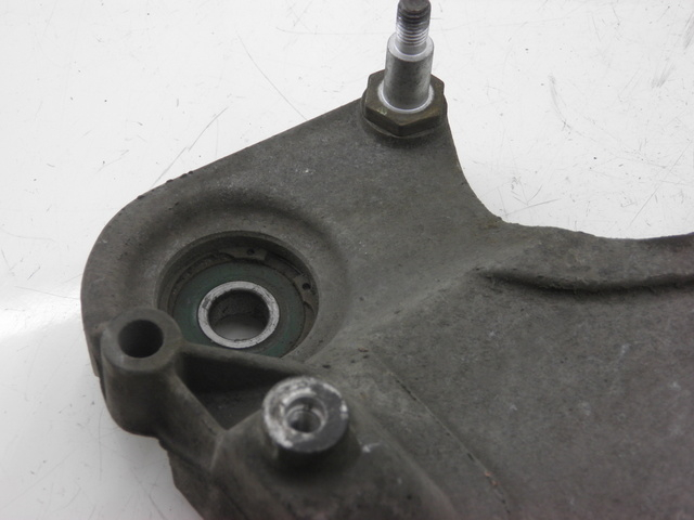 photo de EXHAUST MOUNT PIAGGIO BEVERLY 125 (1998 - 2005)