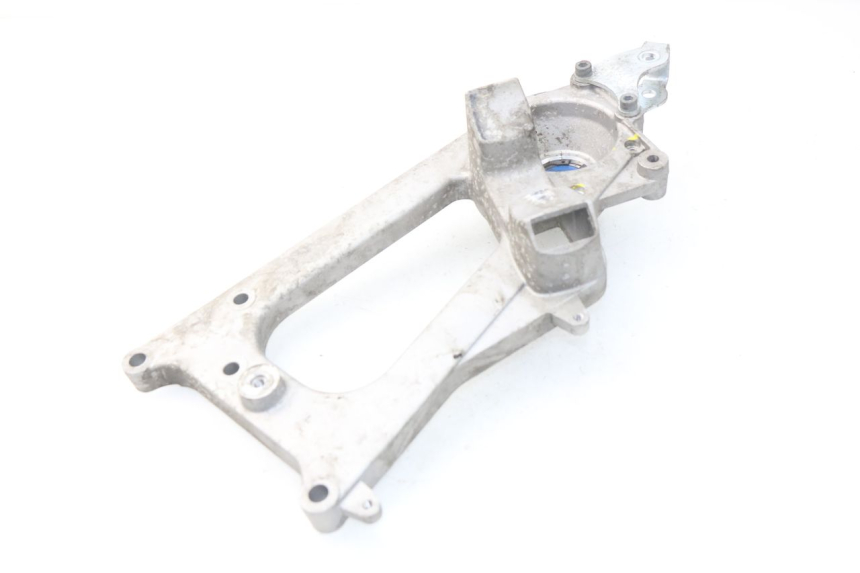 photo de EXHAUST MOUNT PIAGGIO MP3 HPE 500 (2019 - 2022)