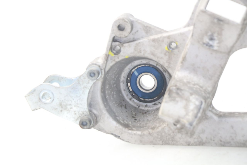 photo de EXHAUST MOUNT PIAGGIO MP3 HPE 500 (2019 - 2022)