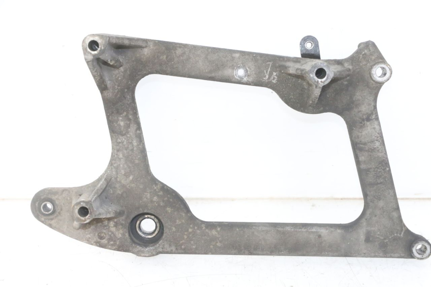 photo de EXHAUST MOUNT PEUGEOT SATELIS 125 (2013 - 2018)
