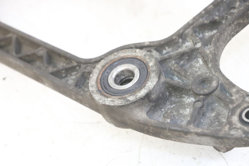 photo de EXHAUST MOUNT PEUGEOT SATELIS 125 (2013 - 2018)