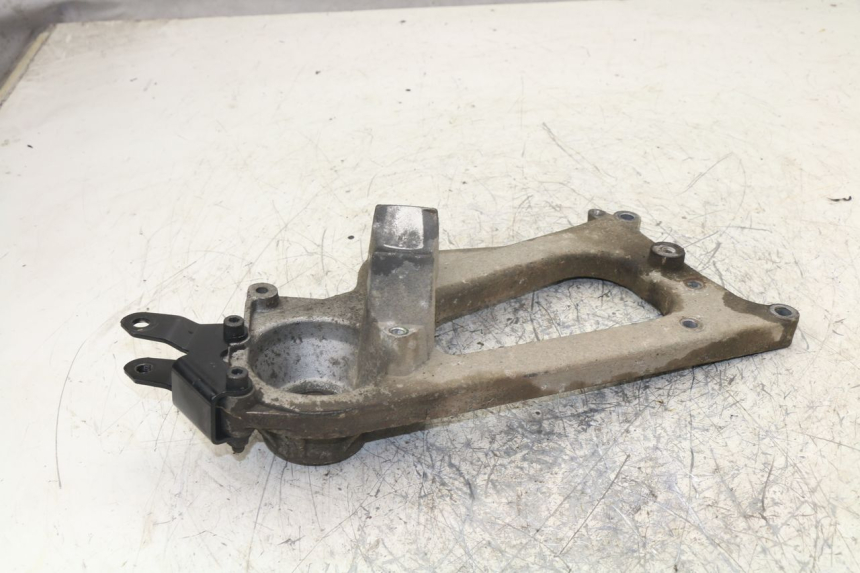 photo de EXHAUST MOUNT PEUGEOT SATELIS 400 (2007 - 2013)