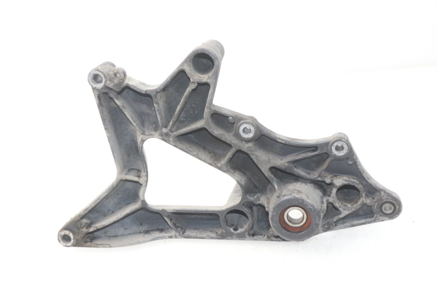 photo de EXHAUST MOUNT SYM GTS EFI ABS 125 (2012 - 2016)