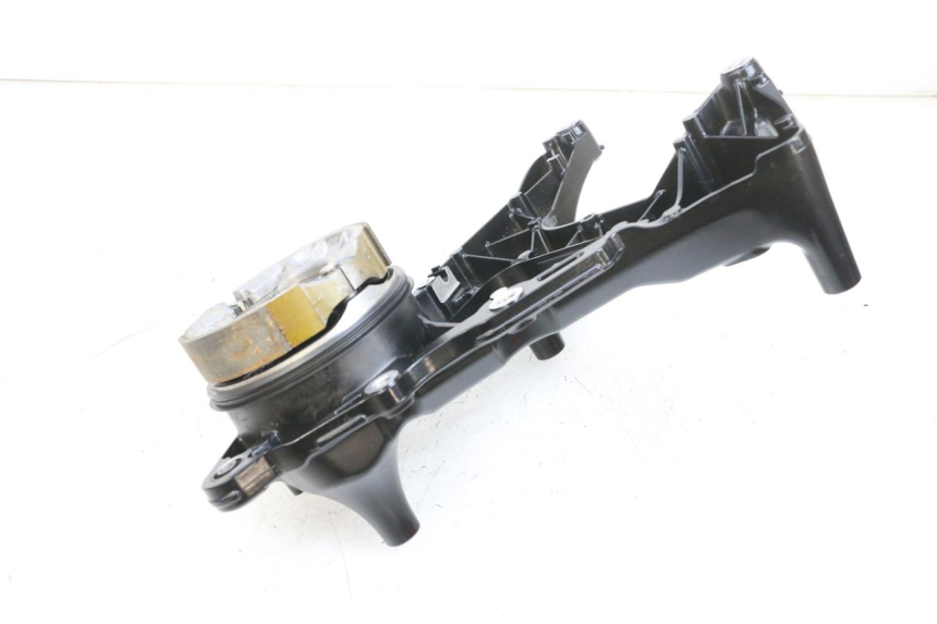 photo de EXHAUST MOUNT YAMAHA TRICITY 300 (2020 - 2024) - Zoom on usage condition