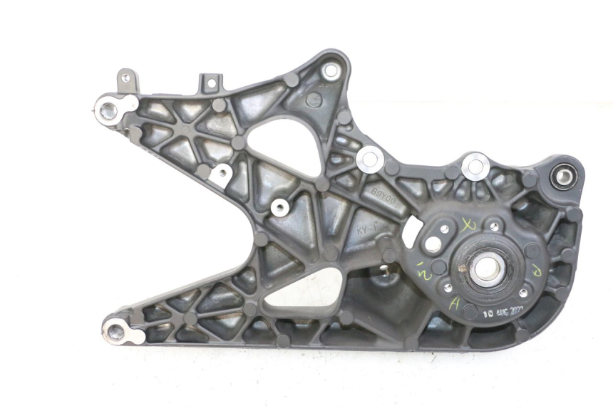 photo de EXHAUST MOUNT YAMAHA XMAX X-MAX 125 (2021 - 2025)