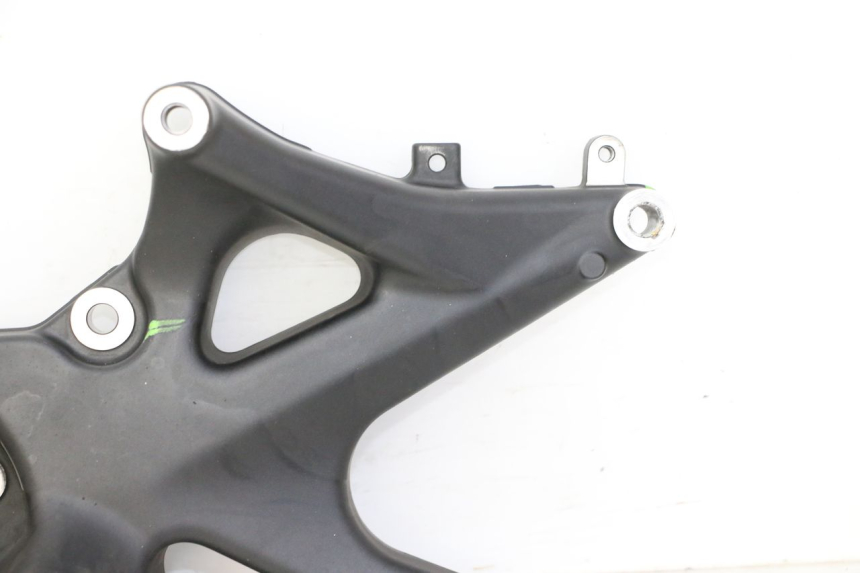 photo de EXHAUST MOUNT YAMAHA XMAX X-MAX 125 (2021 - 2025)