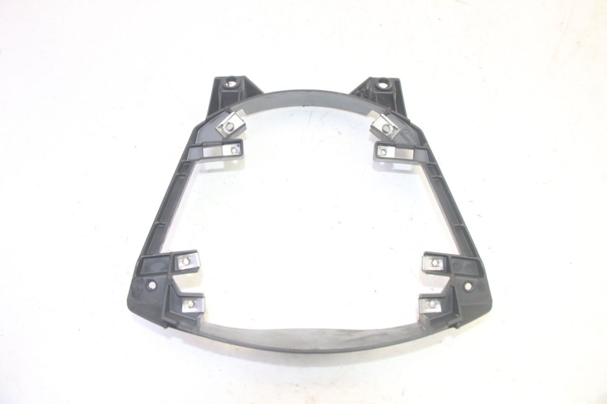 photo de RADIATOR BRACKET PIAGGIO MP3 HPE 350 (2018 - 2020) - Technical close-up