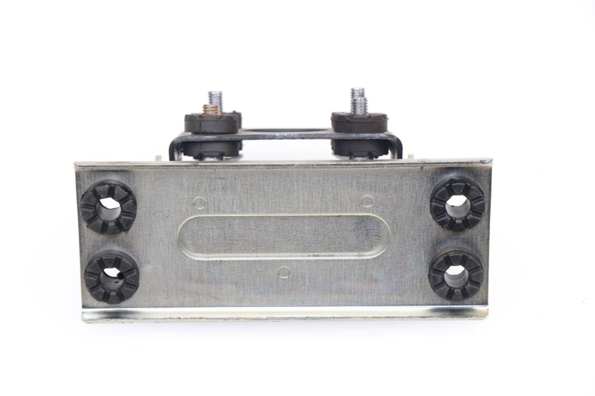 photo de FUEL TANK MOUNT SUZUKI GSR 600 (2005 - 2012)
