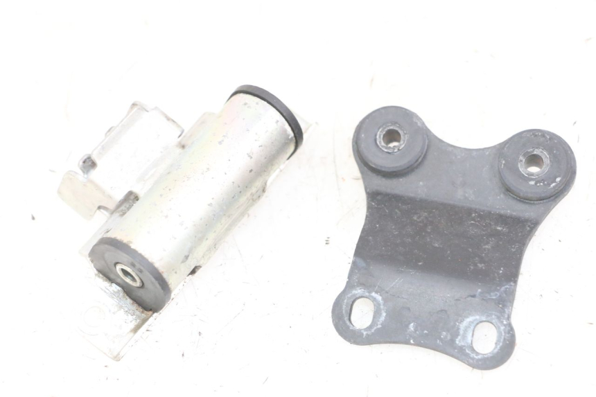 photo de FUEL TANK MOUNT YAMAHA XJ6 ABS 600 (2008 - 2016)