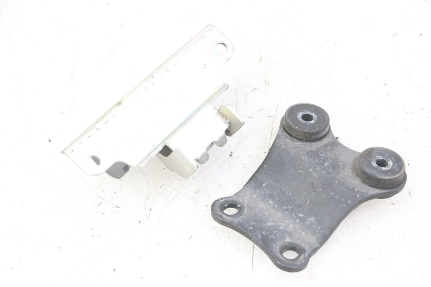 photo de FUEL TANK MOUNT YAMAHA XJ6 ABS 600 (2008 - 2016)