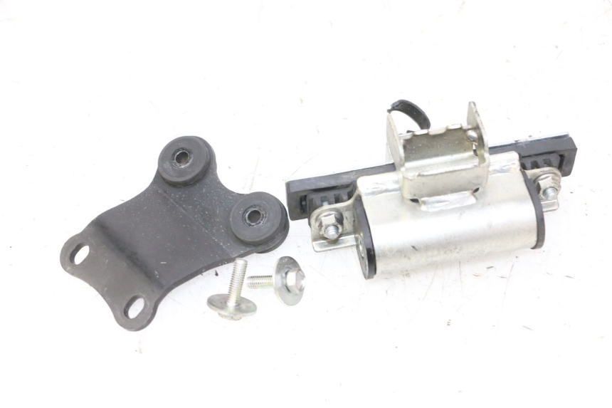photo de FUEL TANK MOUNT YAMAHA XJ6 ABS 600 (2008 - 2016)