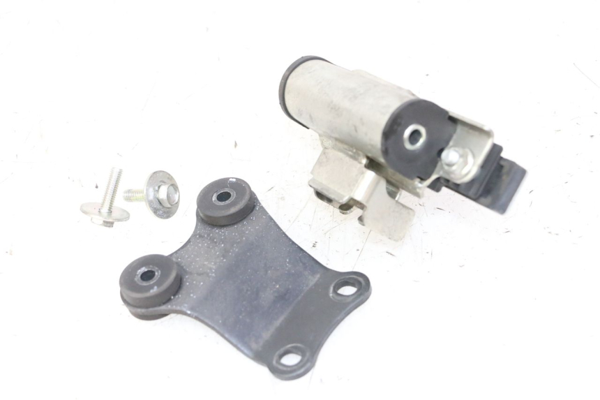 photo de FUEL TANK MOUNT YAMAHA XJ6 ABS 600 (2008 - 2016)