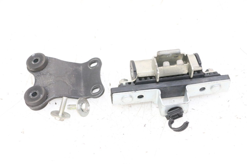 photo de FUEL TANK MOUNT YAMAHA XJ6 ABS 600 (2008 - 2016)