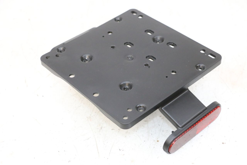 photo de NUMBER PLATE MOUNT PIAGGIO MP3 HPE 300 (2019 - 2026) - Main view