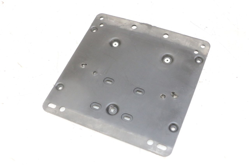 photo de NUMBER PLATE MOUNT GILERA NEXUS 125 (2009 - 2013)