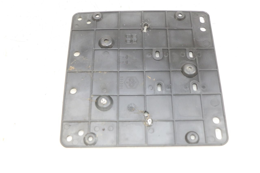photo de LICENSE PLATE HOLDER PIAGGIO XEVO - X EVO 125 (2007 - 2016)