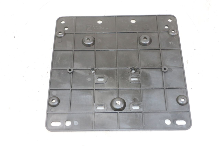 photo de LICENSE PLATE HOLDER PIAGGIO XEVO - X EVO 125 (2007 - 2017) - Component detail