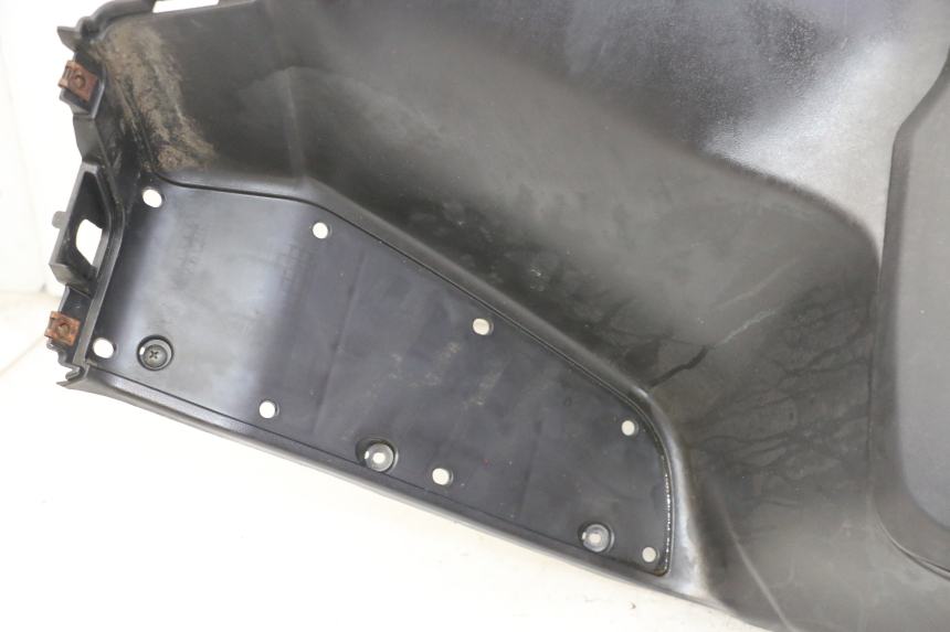 photo de INNER FAIRING SUZUKI BURGMAN 125 (2007 - 2014)
