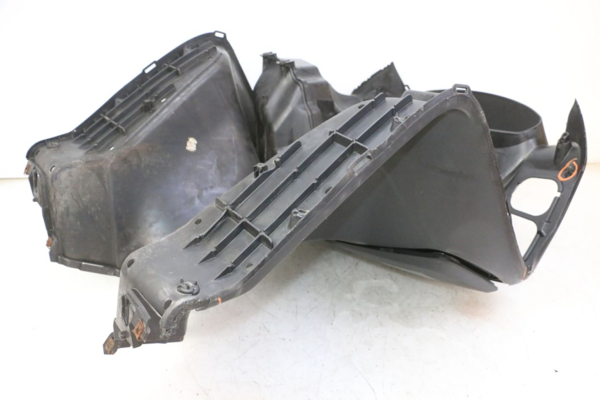photo de INNER FAIRING SUZUKI BURGMAN 125 (2007 - 2014)