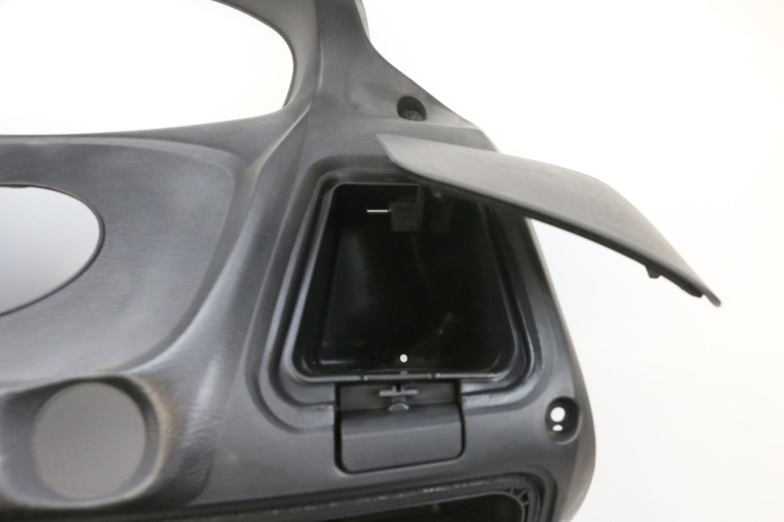 photo de INNER FAIRING SUZUKI BURGMAN 125 (2007 - 2014) - Focus on structure