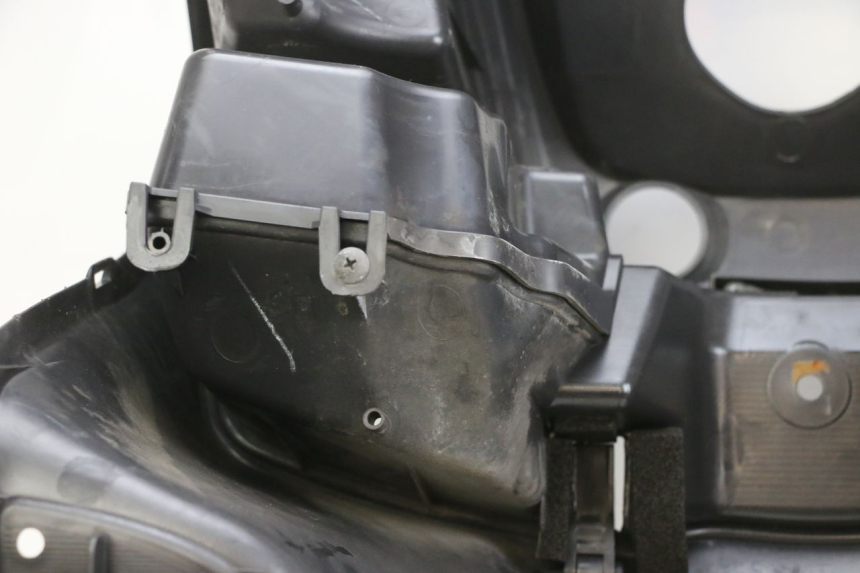 photo de INNER FAIRING SUZUKI BURGMAN 125 (2007 - 2014) - Surface and material condition