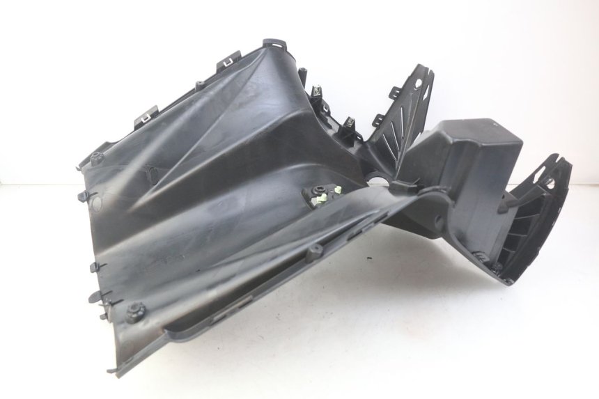 photo de INNER APRON PEUGEOT CITYSTAR 125 (2011 - 2017)