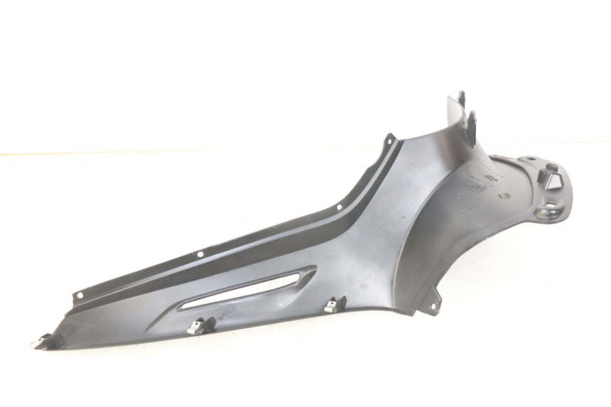 photo de RIGHT INNER PANEL PIAGGIO BEVERLY 125 (2010 - 2015)