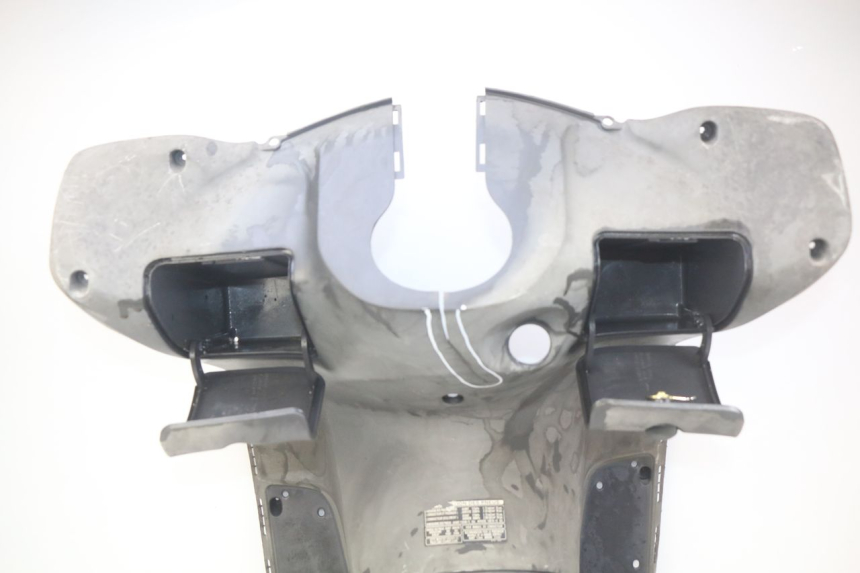photo de INNER APRON HONDA FES PANTHEON 2T 125 (1998 - 2002)