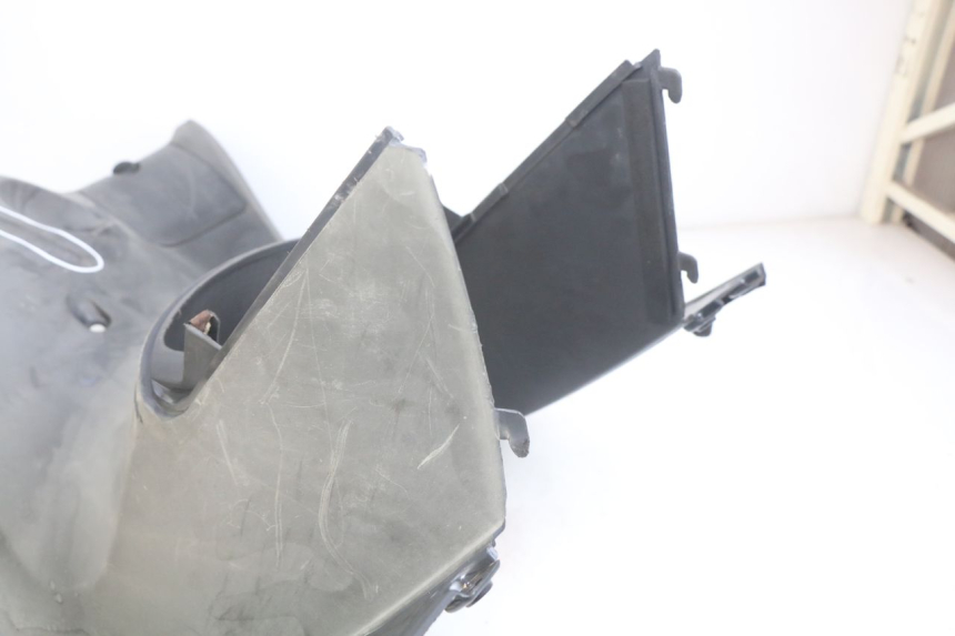photo de INNER APRON HONDA FES PANTHEON 2T 125 (1998 - 2002)