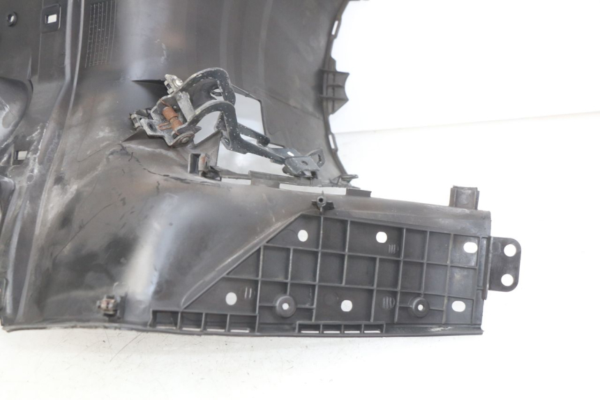 photo de INNER APRON HONDA FES S-WING SWING ABS 125 (2007 - 2015)